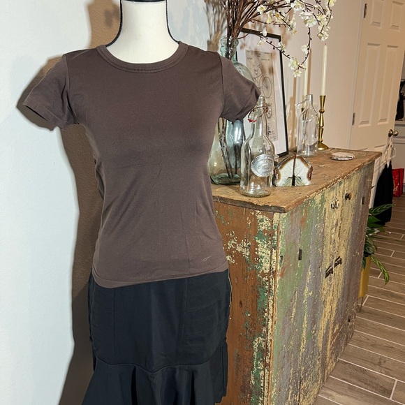 Women’s short sleeved shirt, size small/medium. - Picture 5 of 6